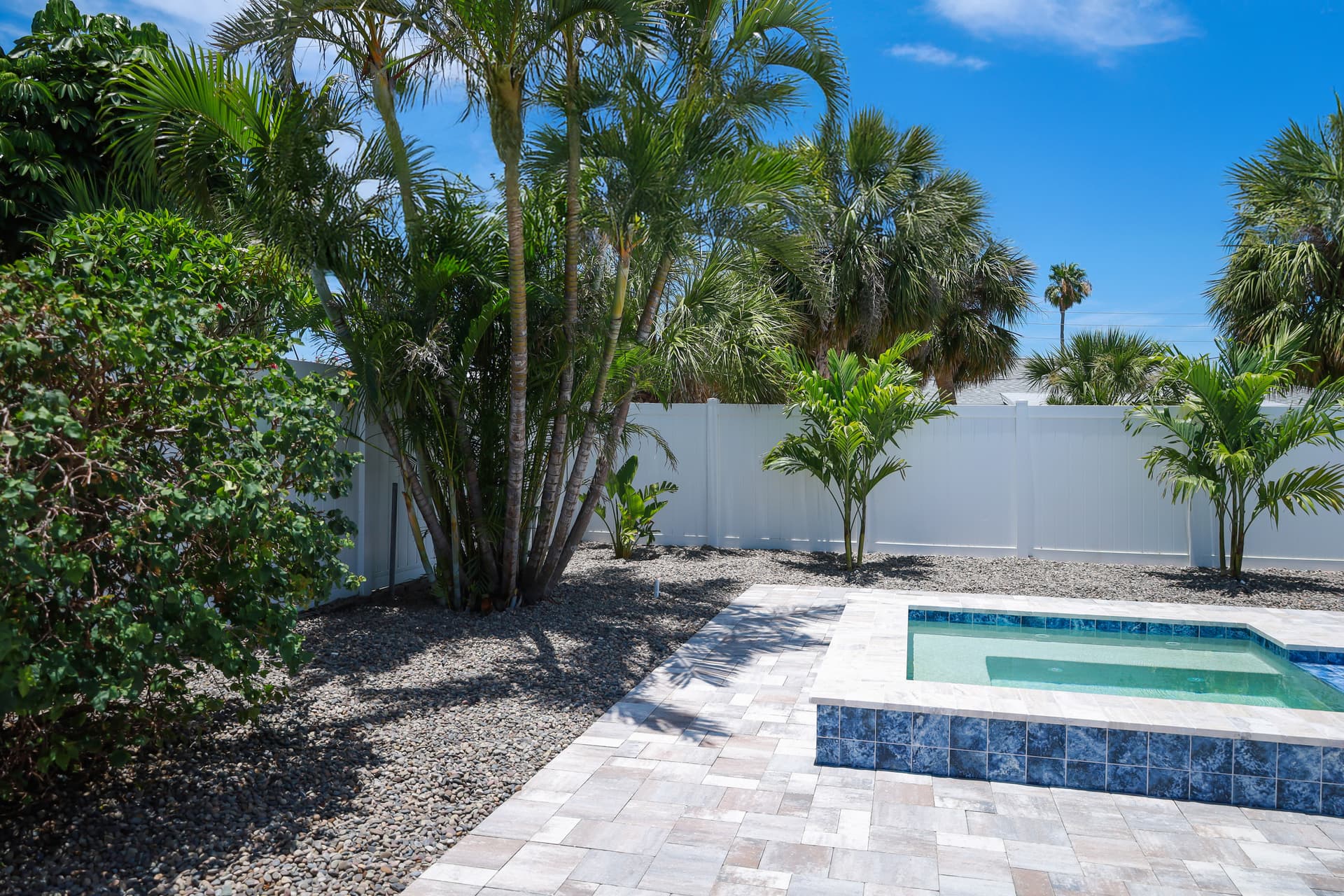 Gallery photos for Palm Trees and River Rock Finish This Pool the Right Way: Image #1